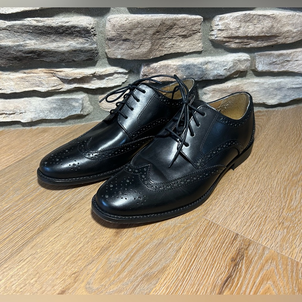 Florsheim black leather dress shoes